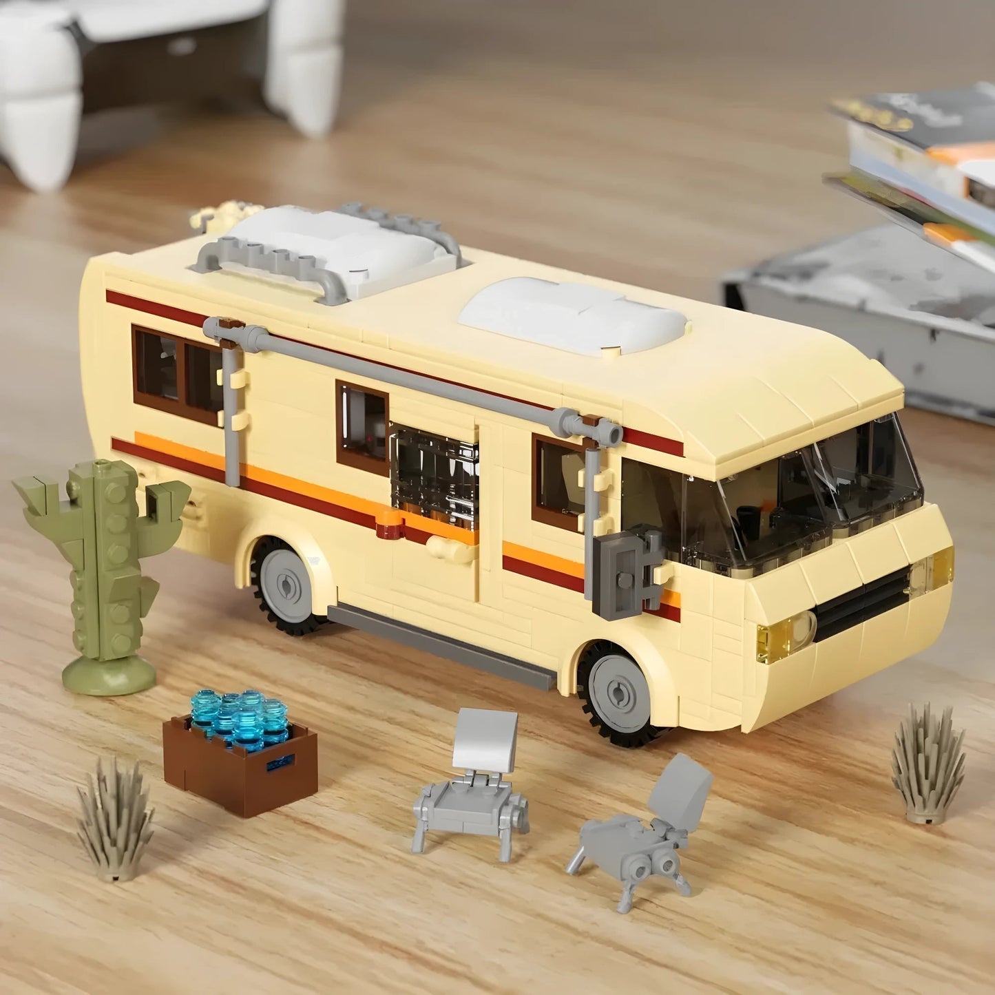 Fleetwood Bounder RV (Breaking Bad) - MiniBrickCars